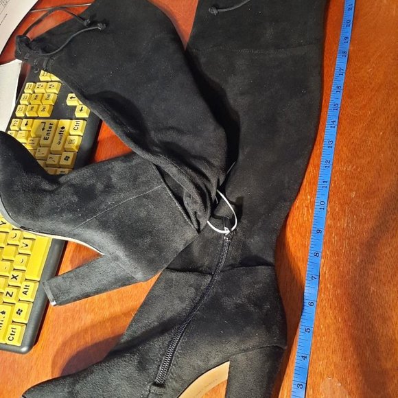 NEW ! Vince Camuto Over the Knee Suede Wide Calf Boots Black Size 8 - Picture 5 of 7